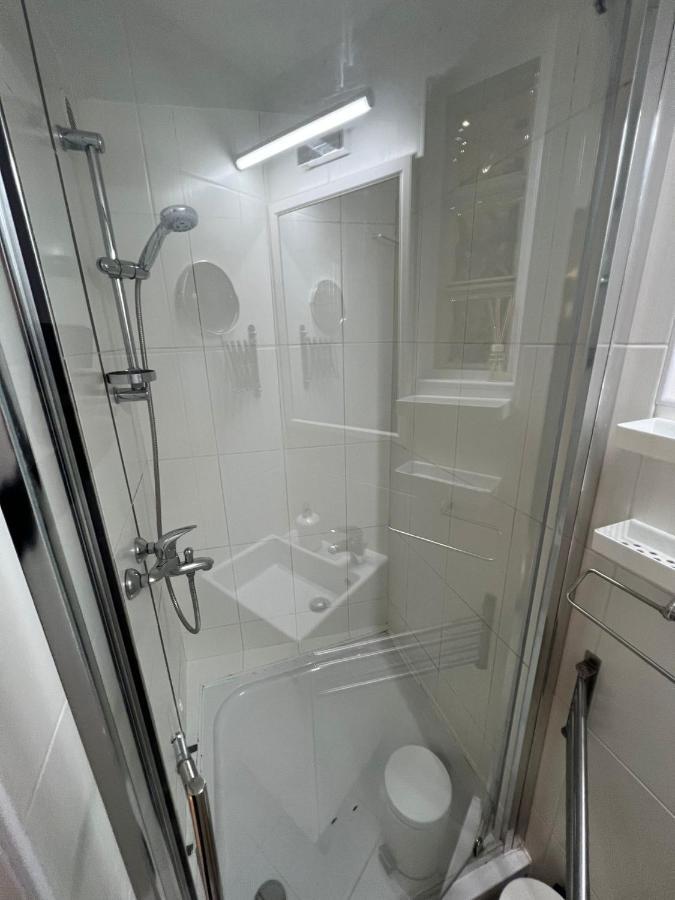 Studio Apartman Luka ซาเกร็บ ภายนอก รูปภาพ